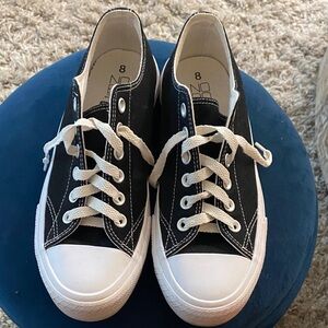 Black and White Women’s Sneakers